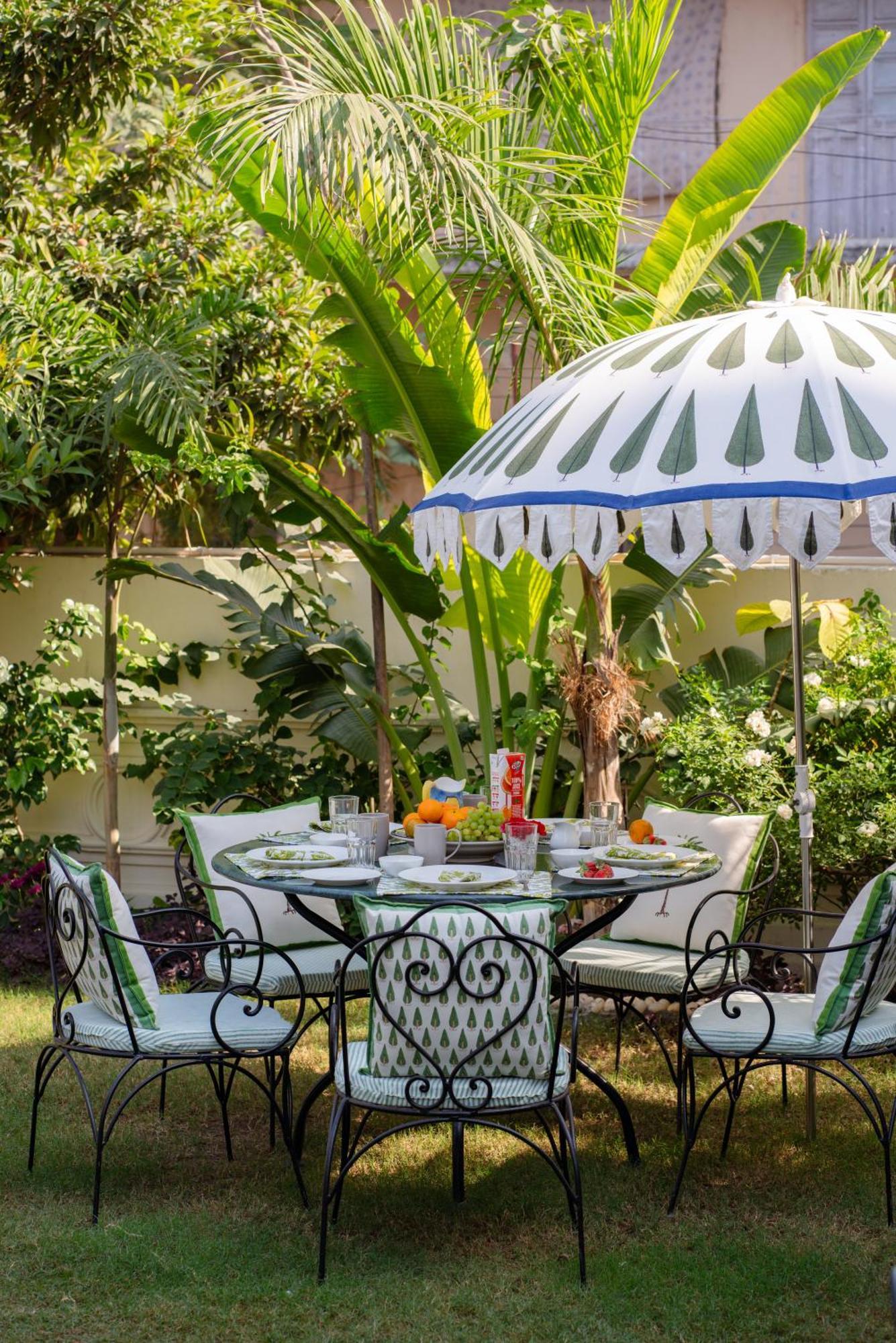 Laalee Hotel Jaipur Bagian luar foto